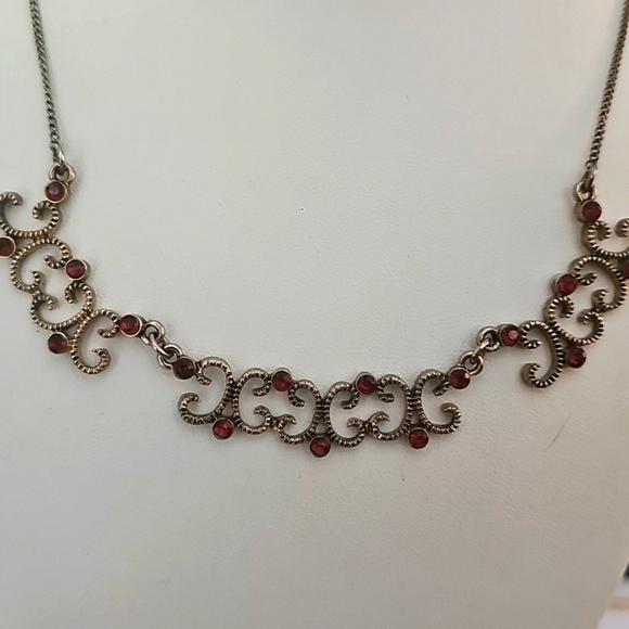 1979 Choker Necklace Ornate Gold Tone Metal Red Rhinestone Accents For AVON - Picture 2 of 7